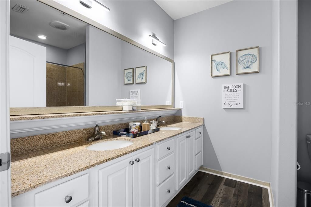 En Venta: $369,000 (2 camas, 2 baños, 1165 Pies cuadrados)