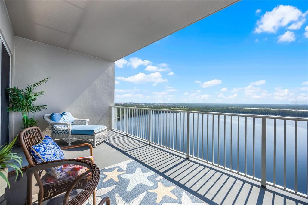 En Venta: $369,000 (2 camas, 2 baños, 1165 Pies cuadrados)