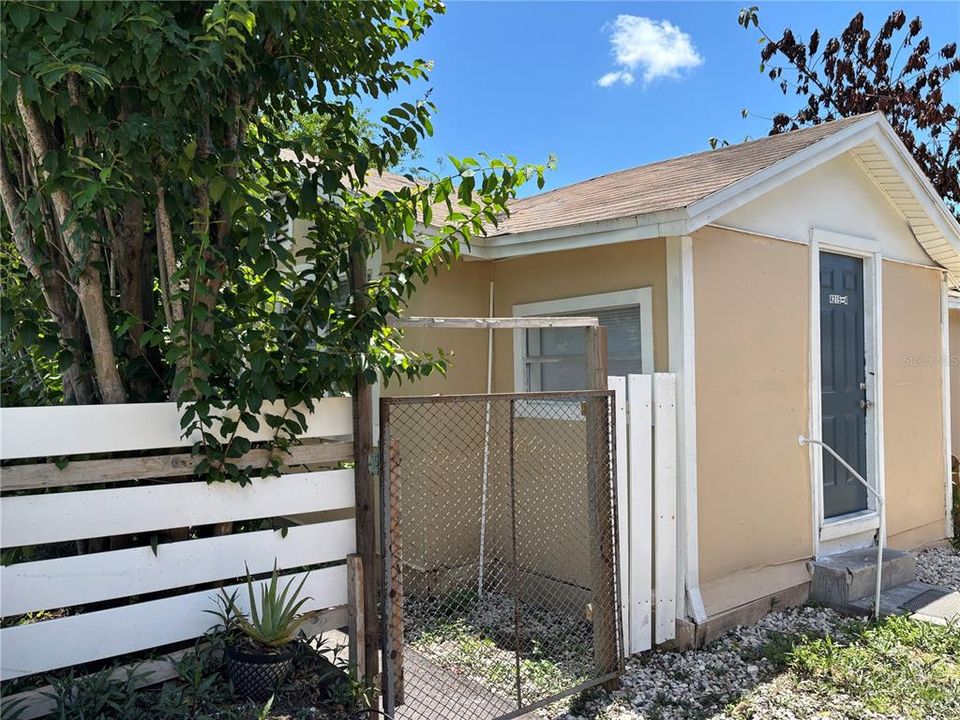 На продажу: $1,195,000 (9 спален, 0 ванн, 6450 Квадратных фут)