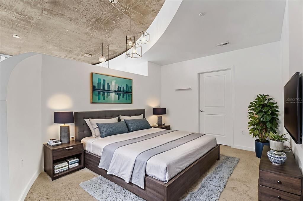 For Sale: $250,000 (1 beds, 1 baths, 837 Square Feet)