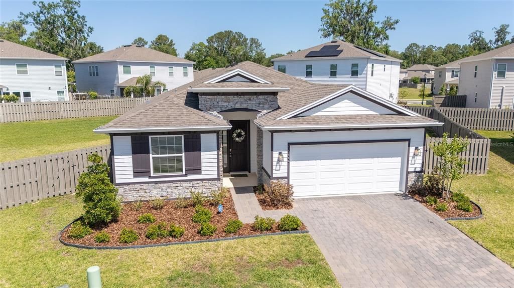 最近租的: $3,000 (4 贝兹, 2 浴室, 1980 平方英尺)