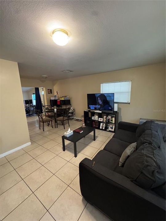 Под контрактом: $280,000 (3 спален, 2 ванн, 1318 Квадратных фут)