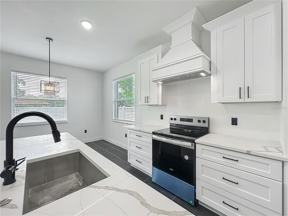 For Rent: $3,500 (4 beds, 2 baths, 2052 Square Feet)