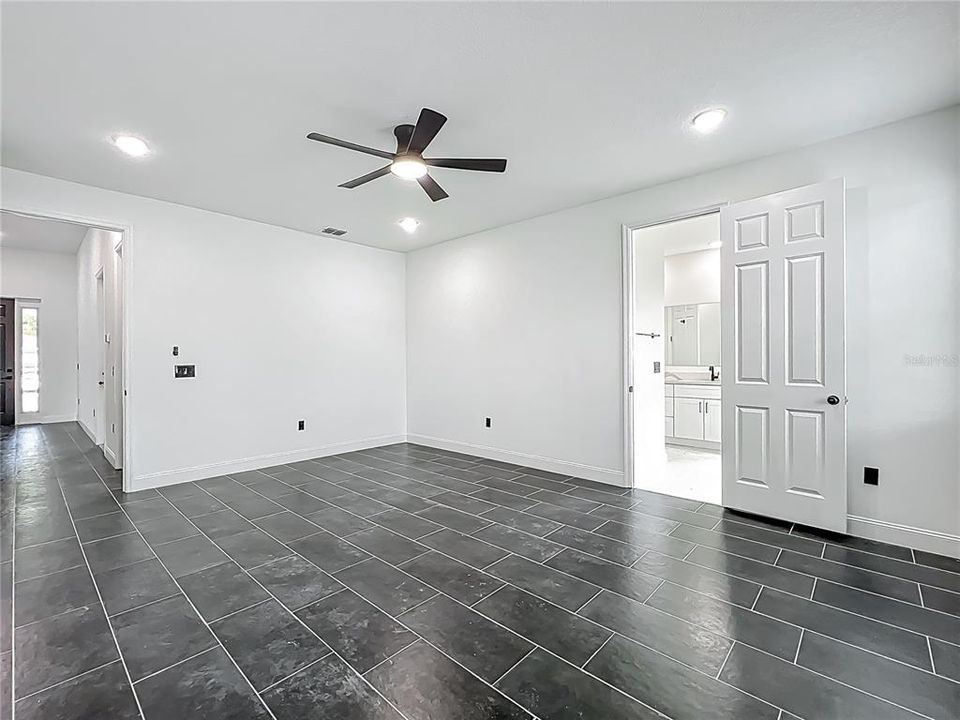 For Rent: $3,500 (4 beds, 2 baths, 2052 Square Feet)