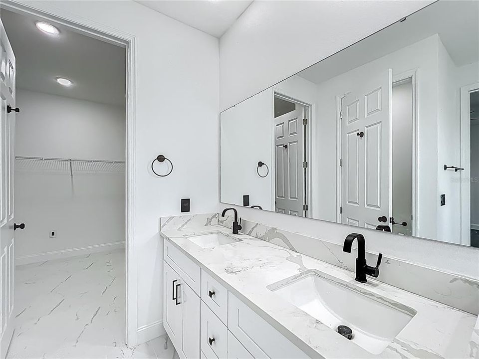 For Rent: $3,500 (4 beds, 2 baths, 2052 Square Feet)