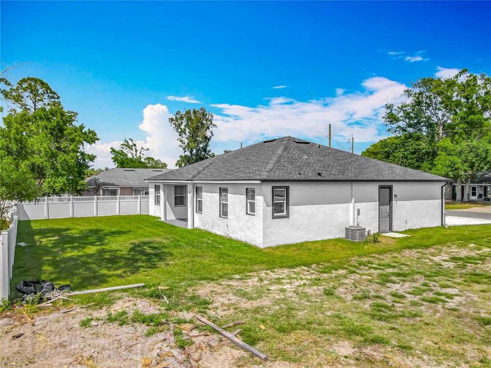 For Rent: $3,500 (4 beds, 2 baths, 2052 Square Feet)