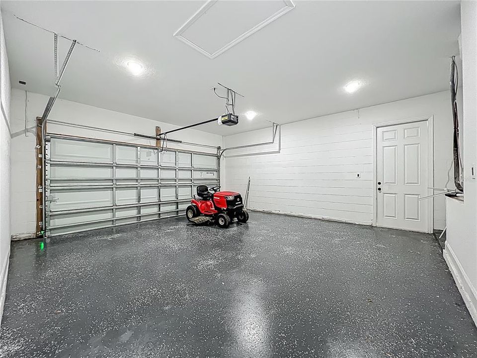 For Rent: $3,500 (4 beds, 2 baths, 2052 Square Feet)