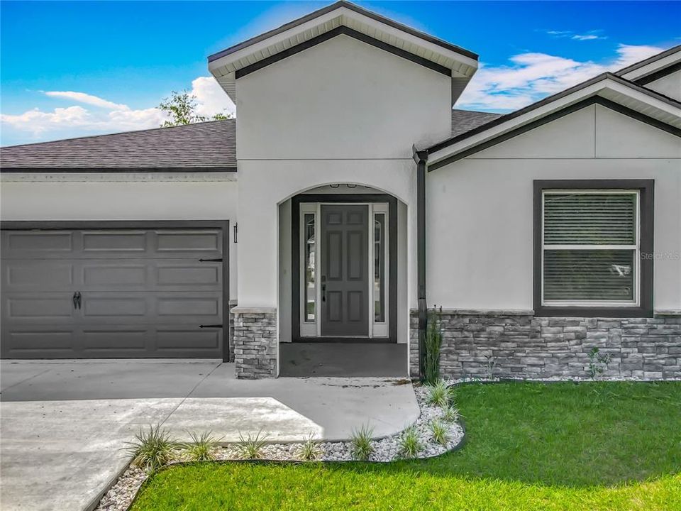 For Rent: $3,500 (4 beds, 2 baths, 2052 Square Feet)