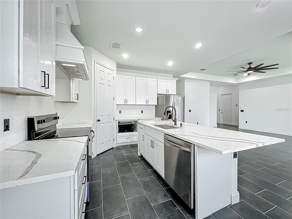 For Rent: $3,500 (4 beds, 2 baths, 2052 Square Feet)