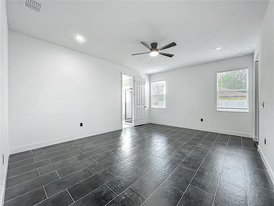 For Rent: $3,500 (4 beds, 2 baths, 2052 Square Feet)