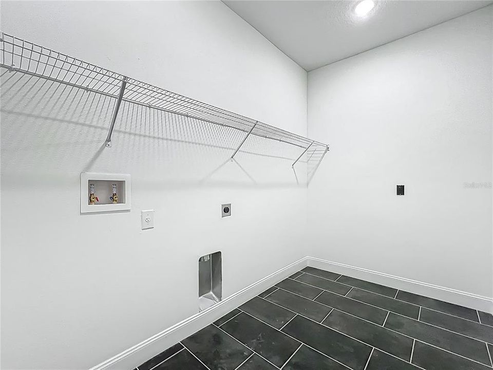 For Rent: $3,500 (4 beds, 2 baths, 2052 Square Feet)