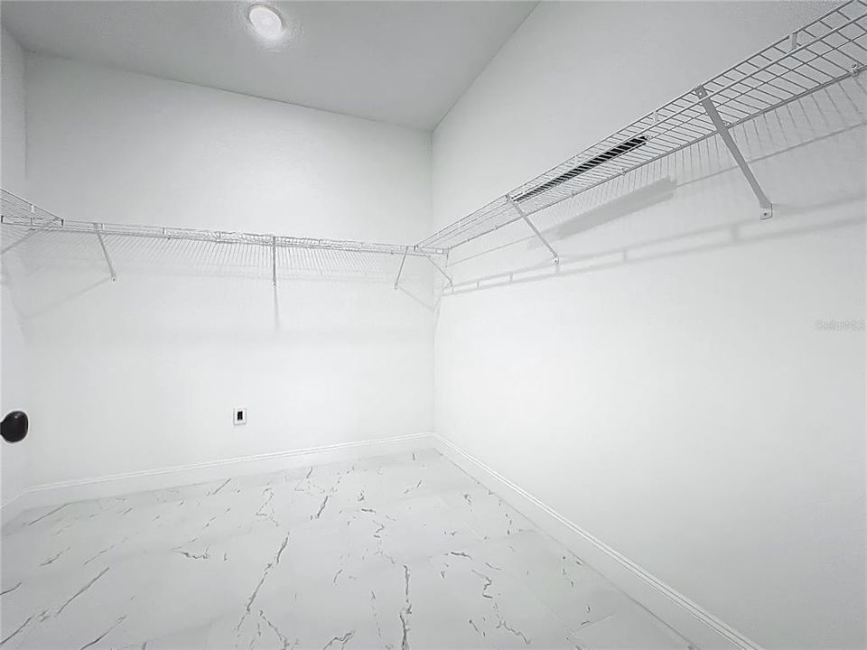 For Rent: $3,500 (4 beds, 2 baths, 2052 Square Feet)