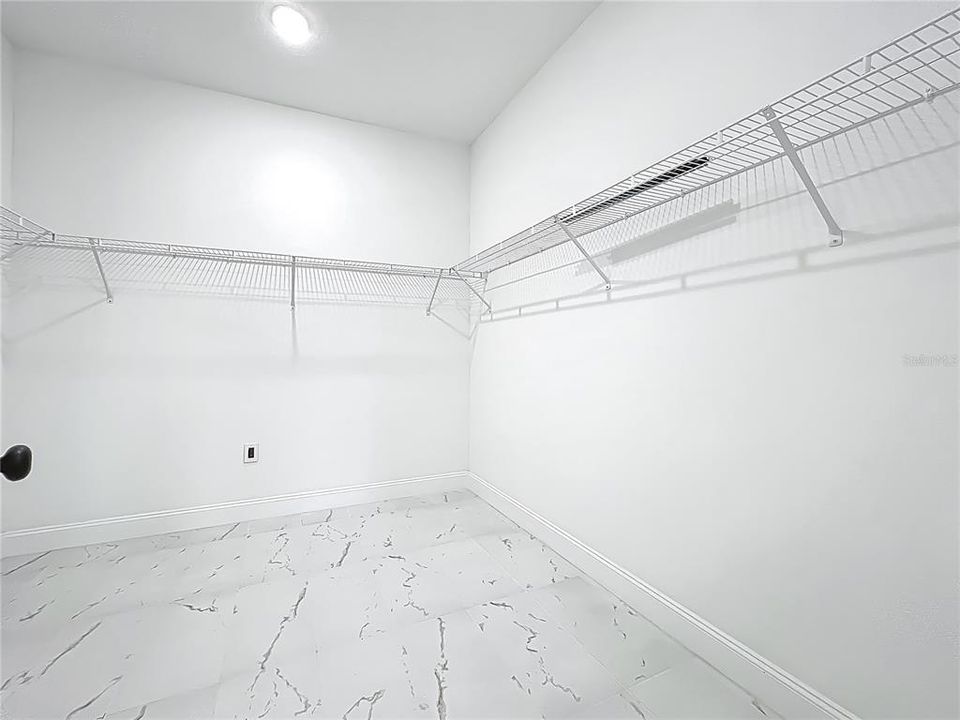 For Rent: $3,500 (4 beds, 2 baths, 2052 Square Feet)