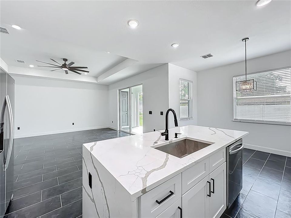 For Rent: $3,500 (4 beds, 2 baths, 2052 Square Feet)