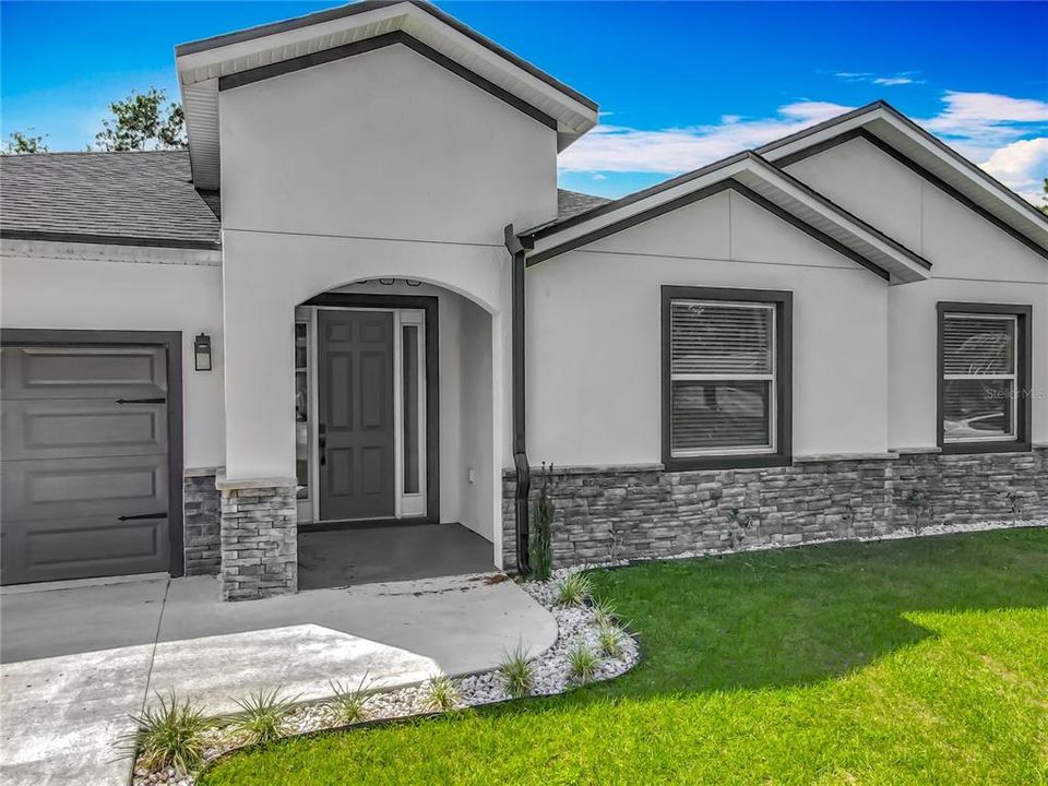 For Rent: $3,500 (4 beds, 2 baths, 2052 Square Feet)