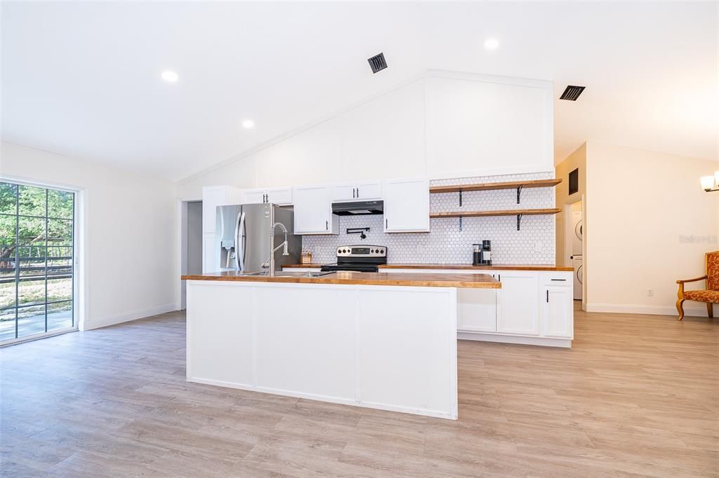 На продажу: $575,000 (4 спален, 3 ванн, 2232 Квадратных фут)