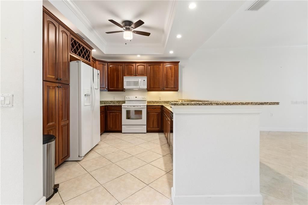 For Sale: $344,777 (2 beds, 2 baths, 1594 Square Feet)