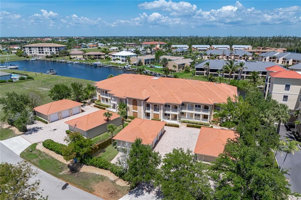 For Sale: $344,777 (2 beds, 2 baths, 1594 Square Feet)