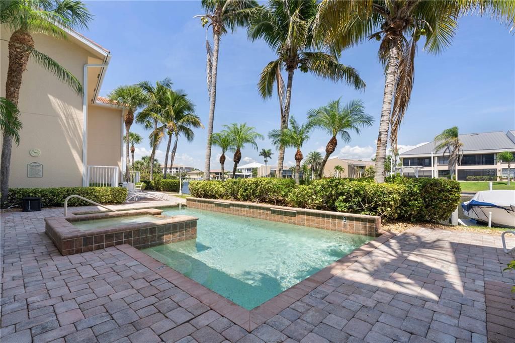 For Sale: $344,777 (2 beds, 2 baths, 1594 Square Feet)