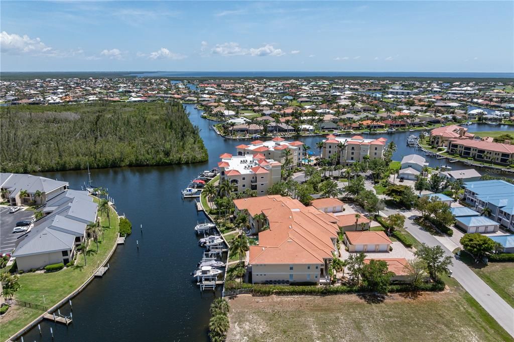 For Sale: $344,777 (2 beds, 2 baths, 1594 Square Feet)