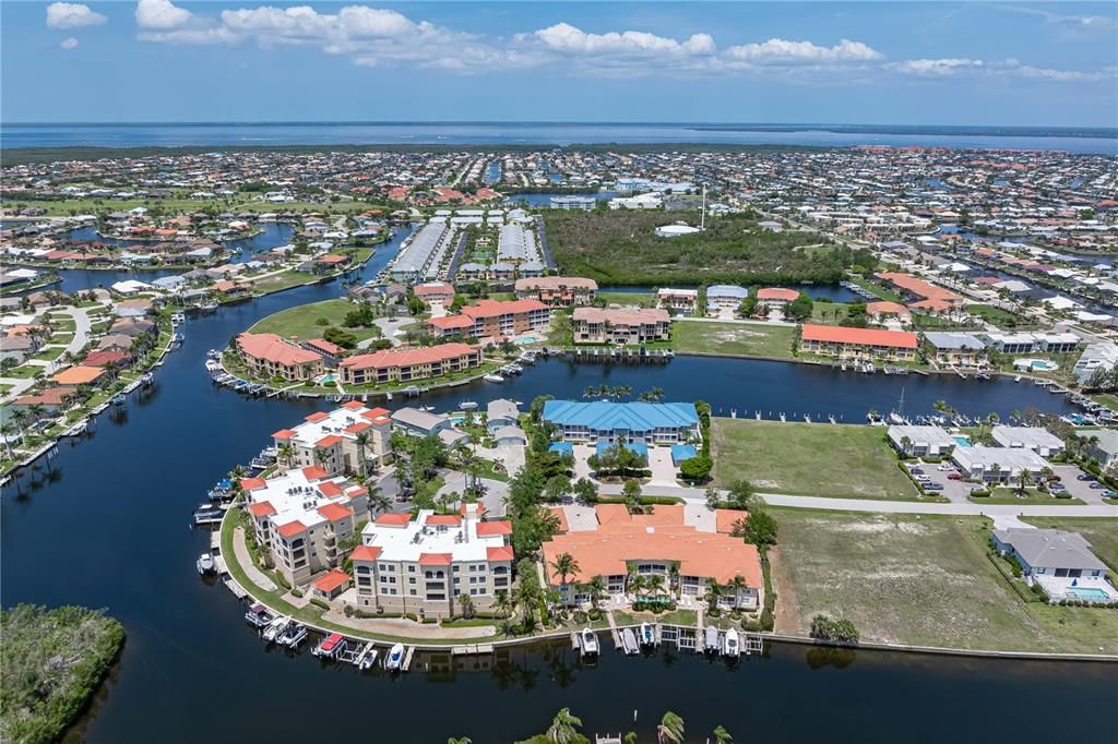 For Sale: $344,777 (2 beds, 2 baths, 1594 Square Feet)