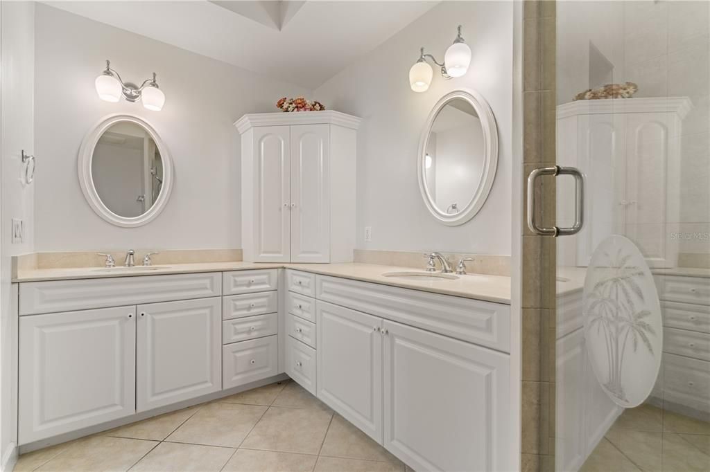 For Sale: $344,777 (2 beds, 2 baths, 1594 Square Feet)