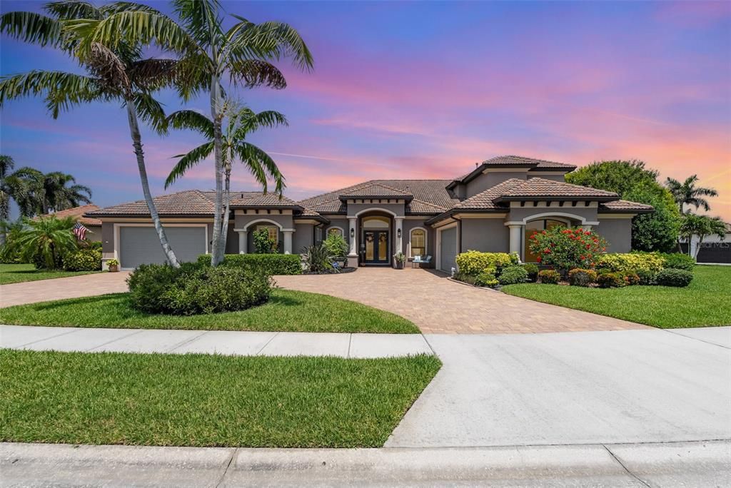 Vendido Recientemente: $1,095,000 (5 camas, 4 baños, 4144 Pies cuadrados)