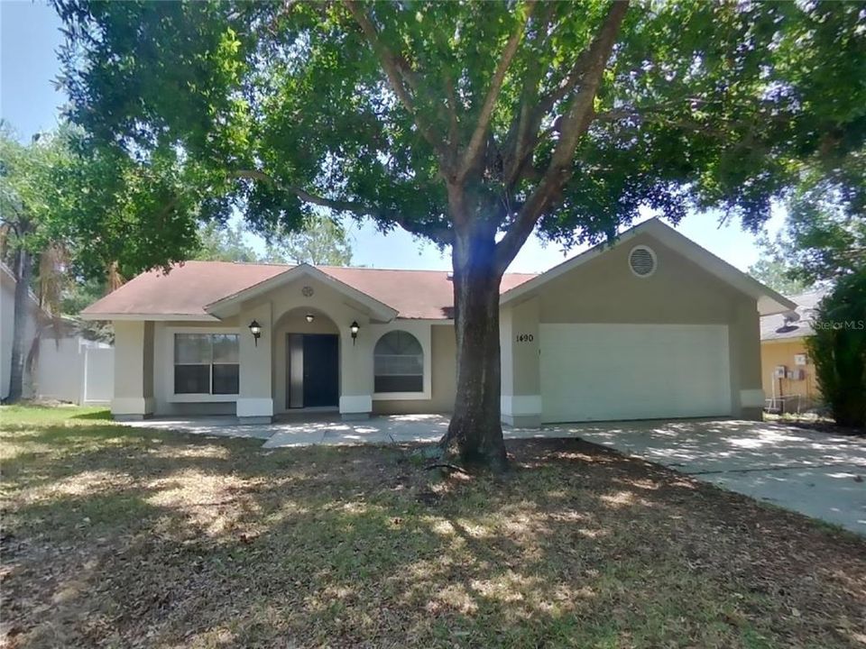 Recently Rented: $2,149 (3 beds, 2 baths, 1463 Square Feet)