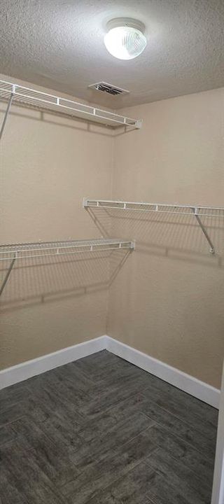 For Sale: $229,900 (2 beds, 2 baths, 1215 Square Feet)