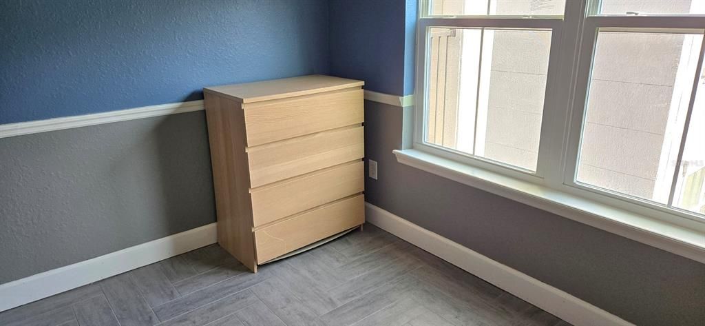 For Sale: $229,900 (2 beds, 2 baths, 1215 Square Feet)