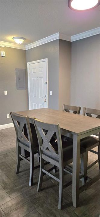 For Sale: $229,900 (2 beds, 2 baths, 1215 Square Feet)