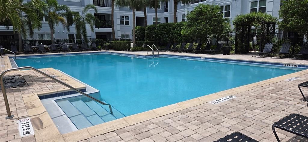 For Sale: $229,900 (2 beds, 2 baths, 1215 Square Feet)