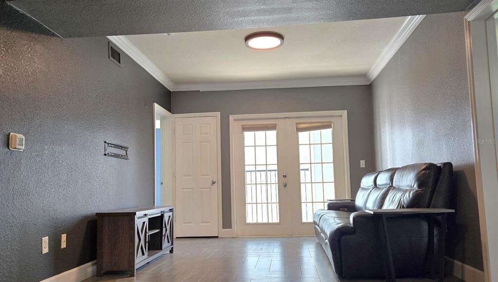 For Sale: $229,900 (2 beds, 2 baths, 1215 Square Feet)