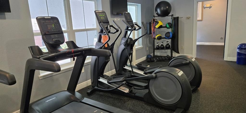 For Sale: $229,900 (2 beds, 2 baths, 1215 Square Feet)