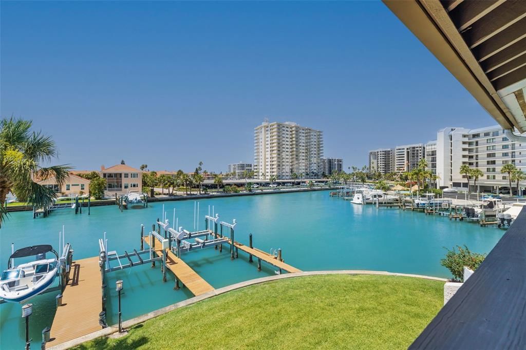 En Venta: $1,148,000 (4 camas, 3 baños, 2150 Pies cuadrados)