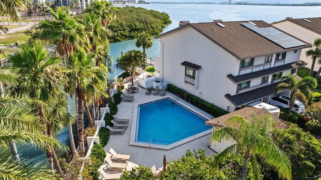 En Venta: $1,148,000 (4 camas, 3 baños, 2150 Pies cuadrados)