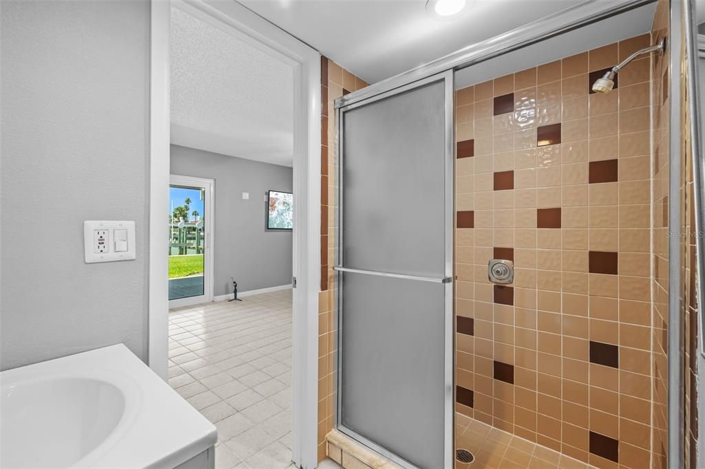 En Venta: $1,148,000 (4 camas, 3 baños, 2150 Pies cuadrados)