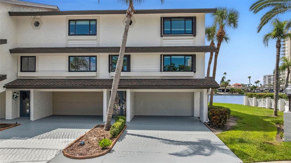 En Venta: $1,148,000 (4 camas, 3 baños, 2150 Pies cuadrados)