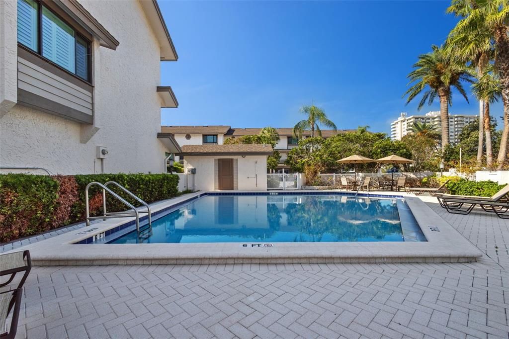 En Venta: $1,148,000 (4 camas, 3 baños, 2150 Pies cuadrados)