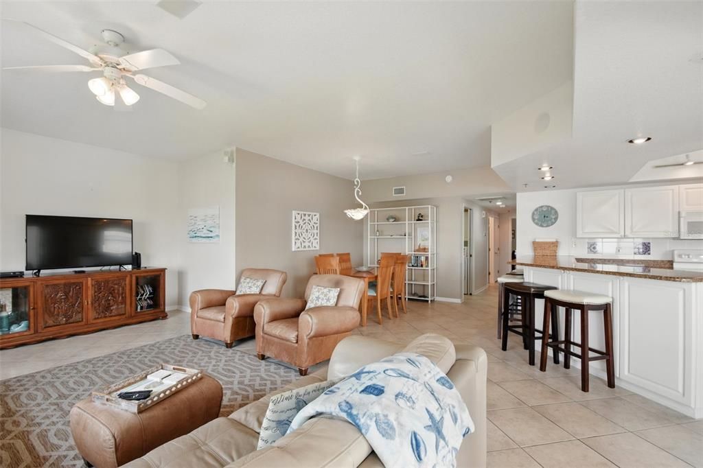 Active With Contract: $475,000 (3 beds, 2 baths, 1771 Square Feet)