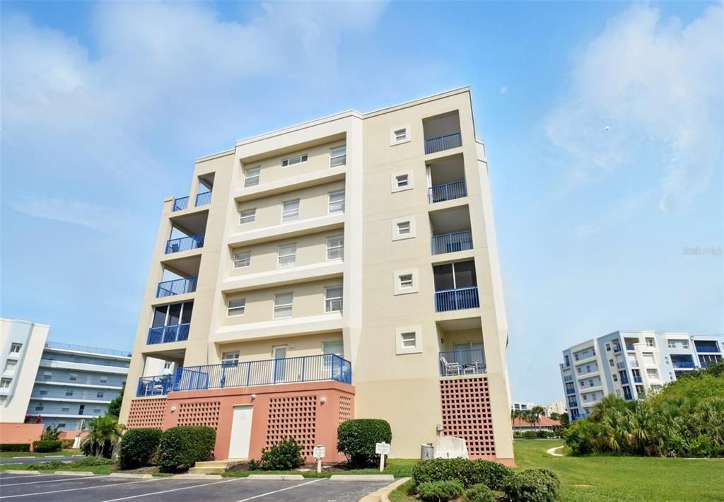 Active With Contract: $475,000 (3 beds, 2 baths, 1771 Square Feet)