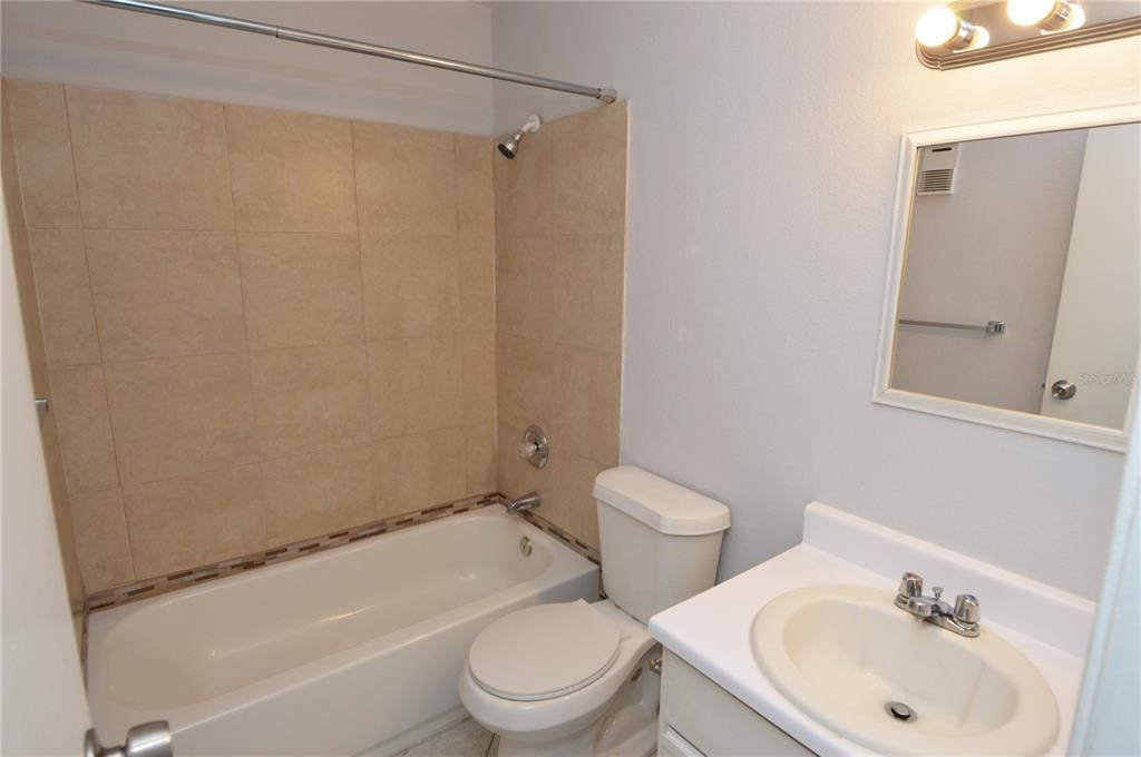 Active With Contract: $119,000 (1 beds, 1 baths, 525 Square Feet)