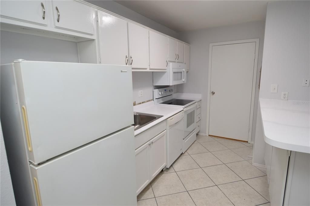 Active With Contract: $119,000 (1 beds, 1 baths, 525 Square Feet)