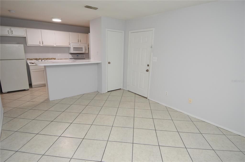 Active With Contract: $119,000 (1 beds, 1 baths, 525 Square Feet)