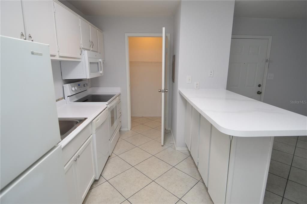 Active With Contract: $119,000 (1 beds, 1 baths, 525 Square Feet)