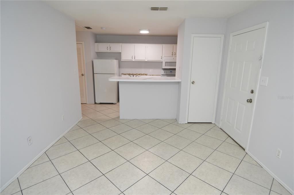Active With Contract: $119,000 (1 beds, 1 baths, 525 Square Feet)