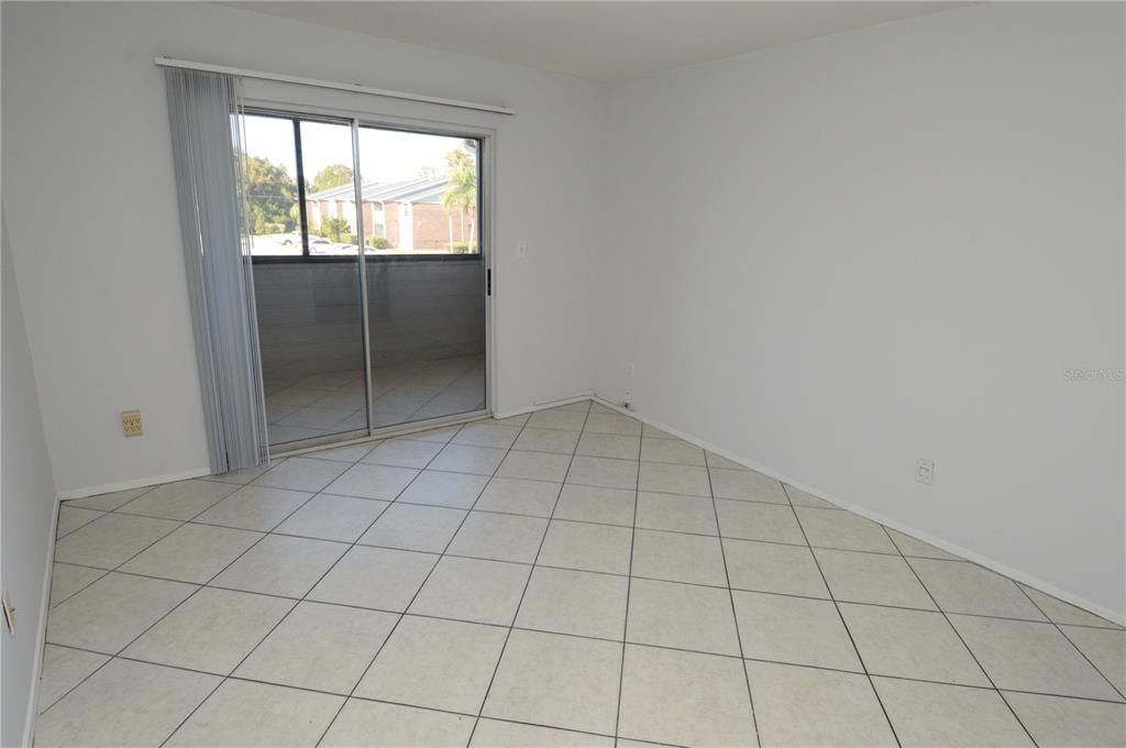 Active With Contract: $119,000 (1 beds, 1 baths, 525 Square Feet)