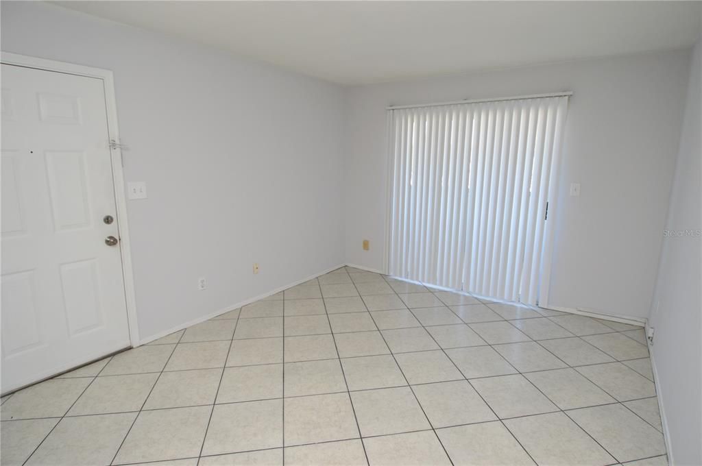 Active With Contract: $119,000 (1 beds, 1 baths, 525 Square Feet)