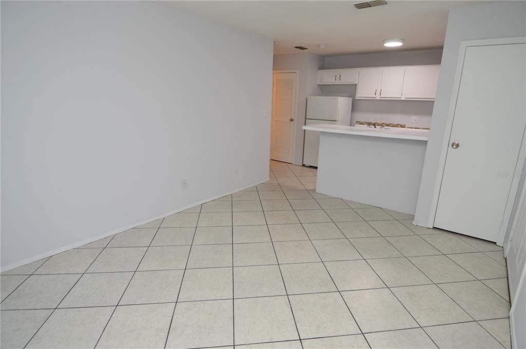 Active With Contract: $119,000 (1 beds, 1 baths, 525 Square Feet)