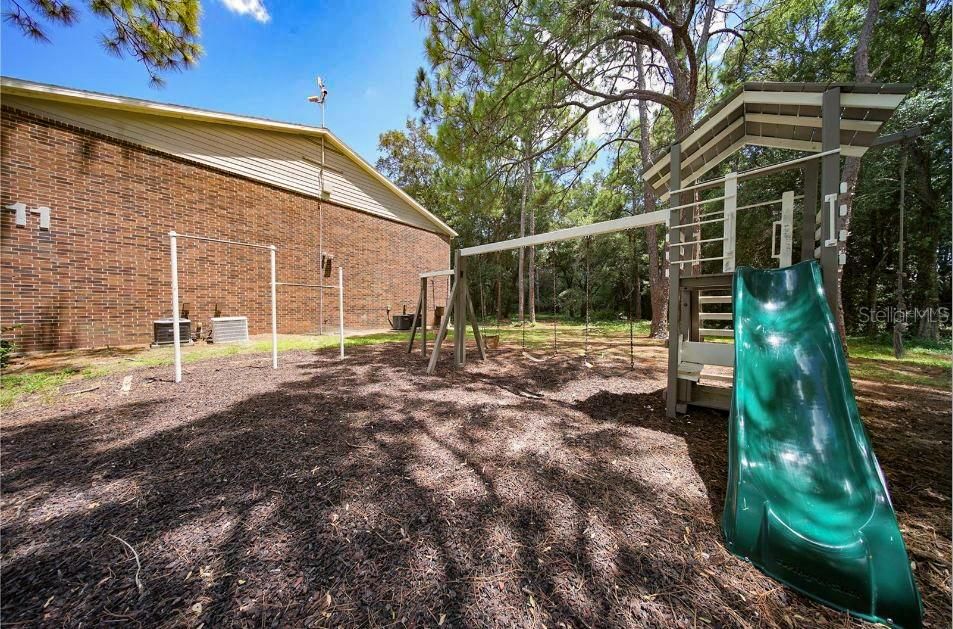 Active With Contract: $119,000 (1 beds, 1 baths, 525 Square Feet)